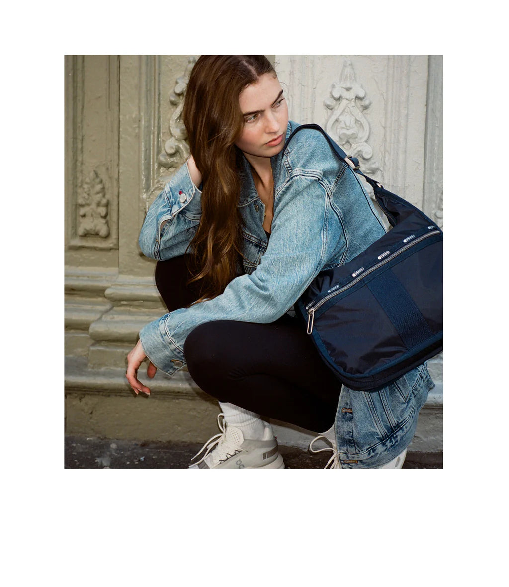 Essential Medium Hobo Dark Blue C