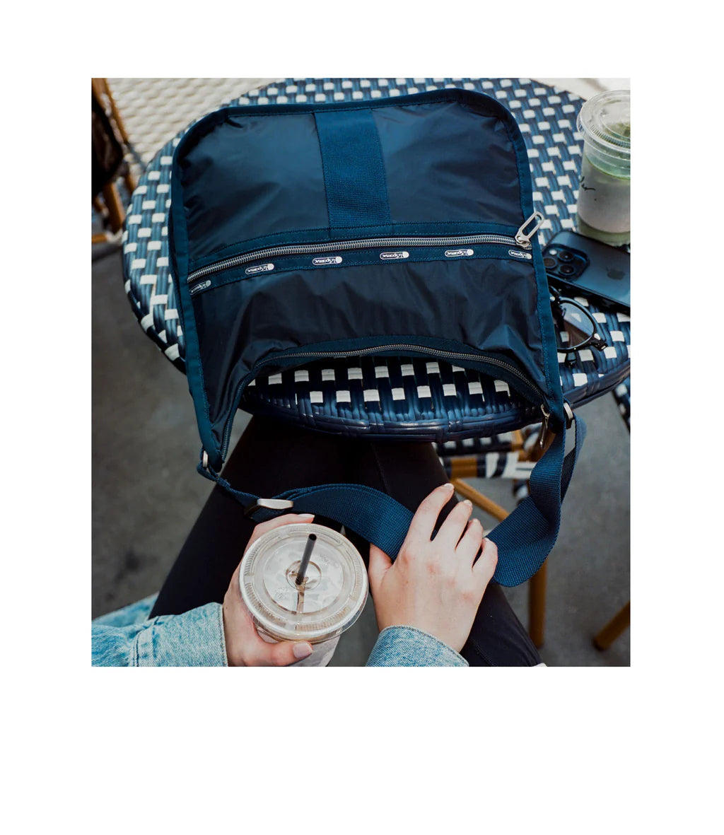 Essential Medium Hobo Dark Blue C