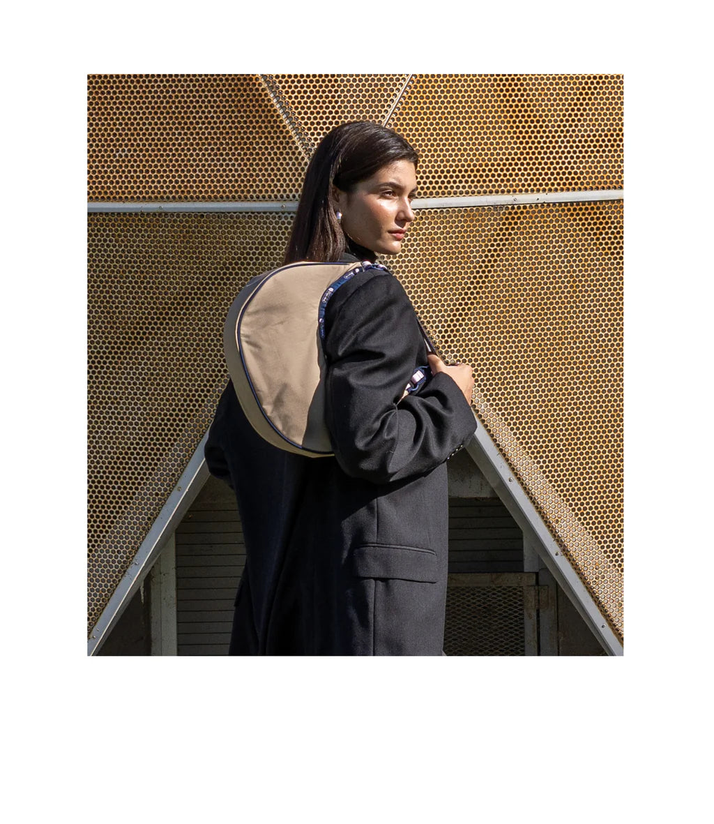 Small Crescent Shoulder Spectator Bone/Navy