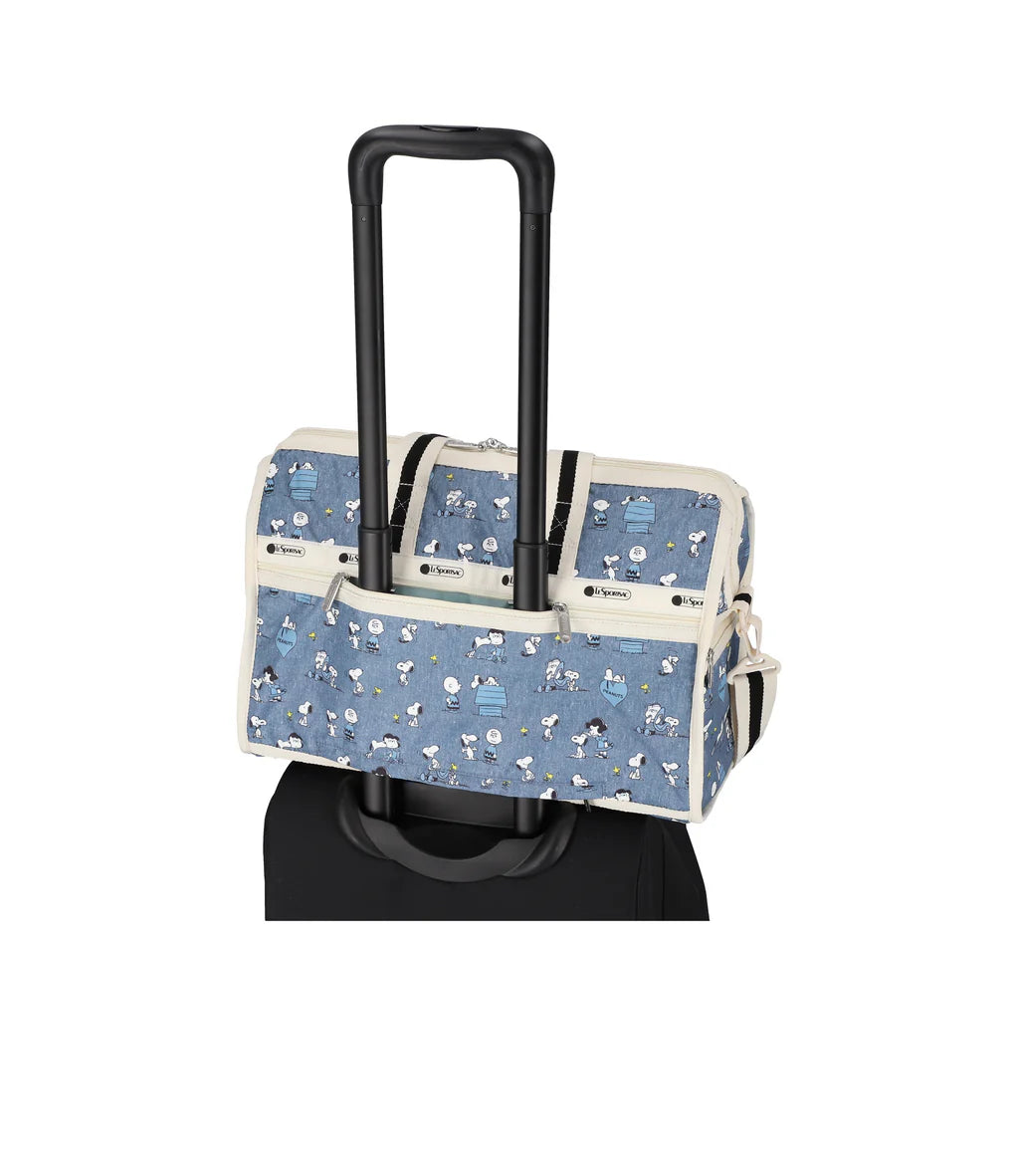 LeSportsac x Peanuts Deluxe Medium Weekender Peanuts Happy Pals